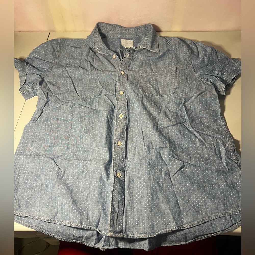 American eagle short sleeve button up denim coloured polka dot shirt